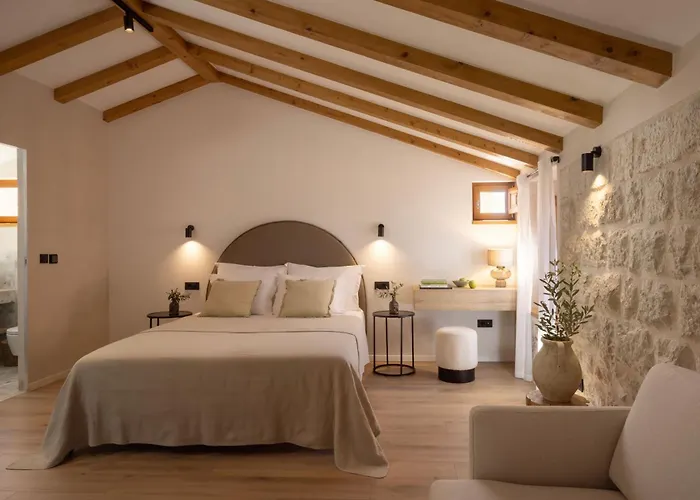 Old Town Olive Luxury For 3 Гостевой дом