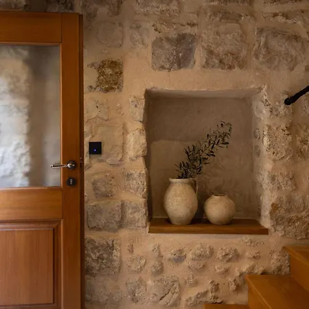 Old Town Olive Luxury For 3 Gæstehus